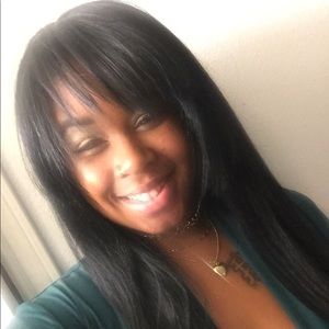 Meet your Posher, Julia